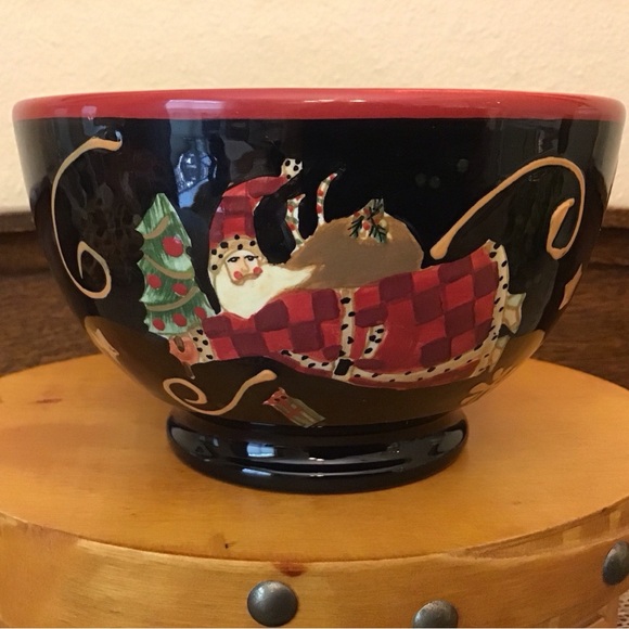 Susan Winget Certified International flying Santa bowl - Picture 3 of 6